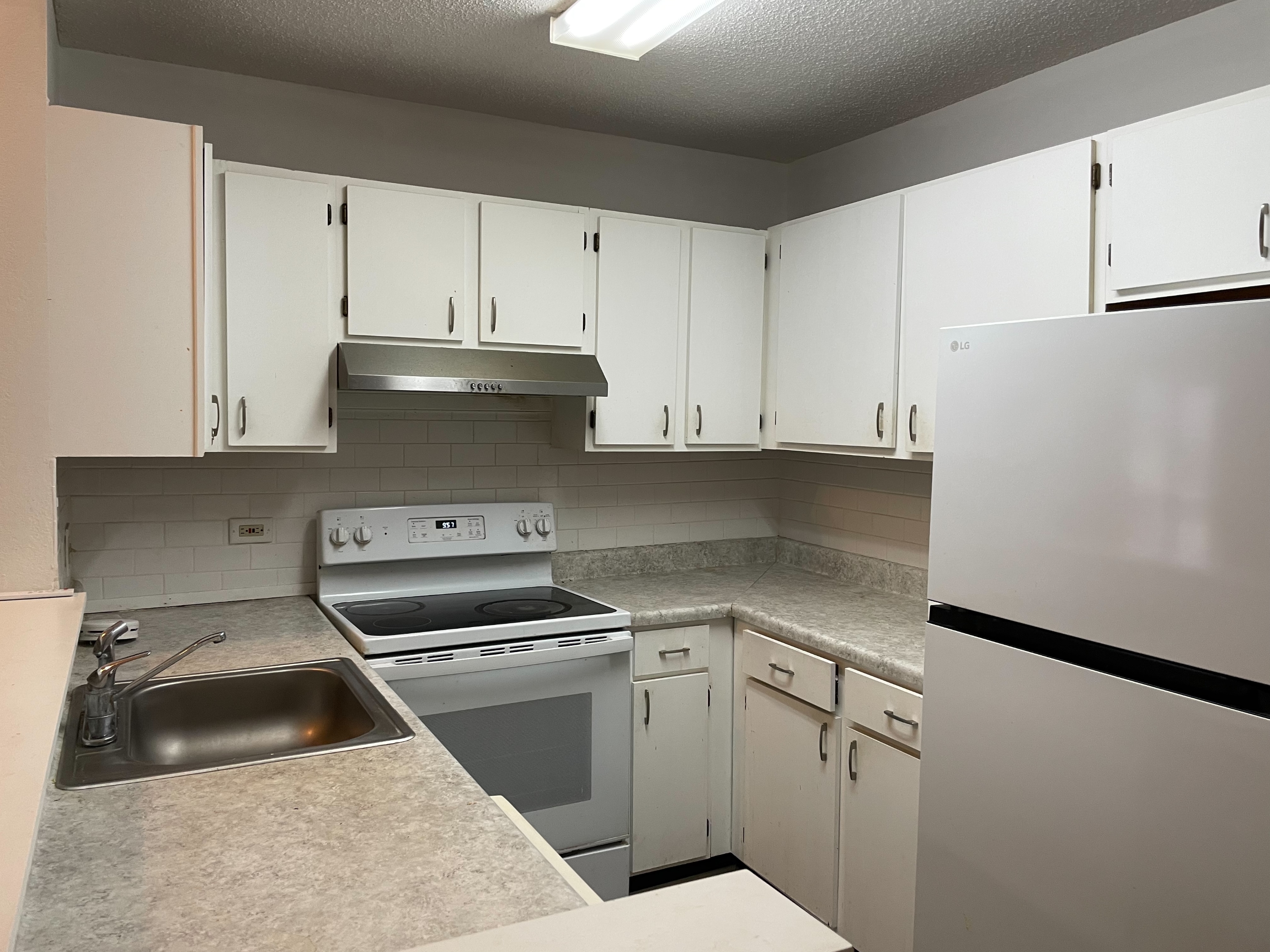 2048 North Rand Road - 204